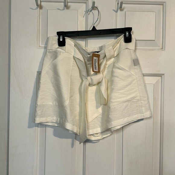 NWT Jealous Tomato White Short size large - Picture 1 of 3